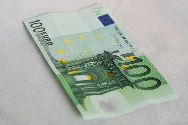 Danas počinje isplata novčane pomoći od 100 evra