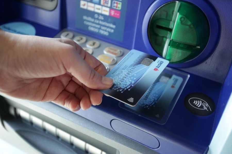Kartice zadržane u bankomatima, banke dužne da vrate korisnicima u roku od dva dana