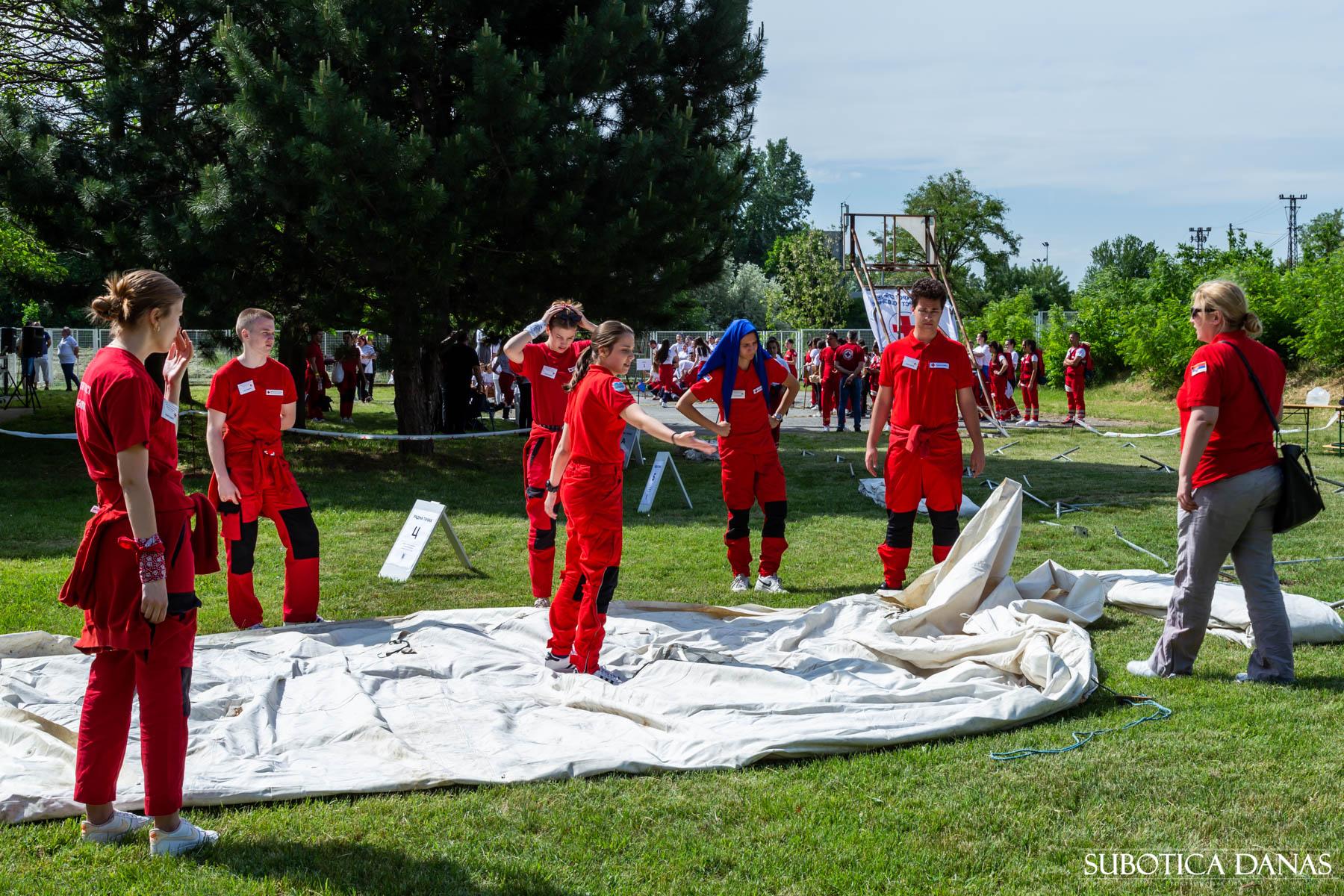 Dve ekipe Crvenog krsta plasirale se na Pokrajinsko takmičenje u pružanju prve pomoći