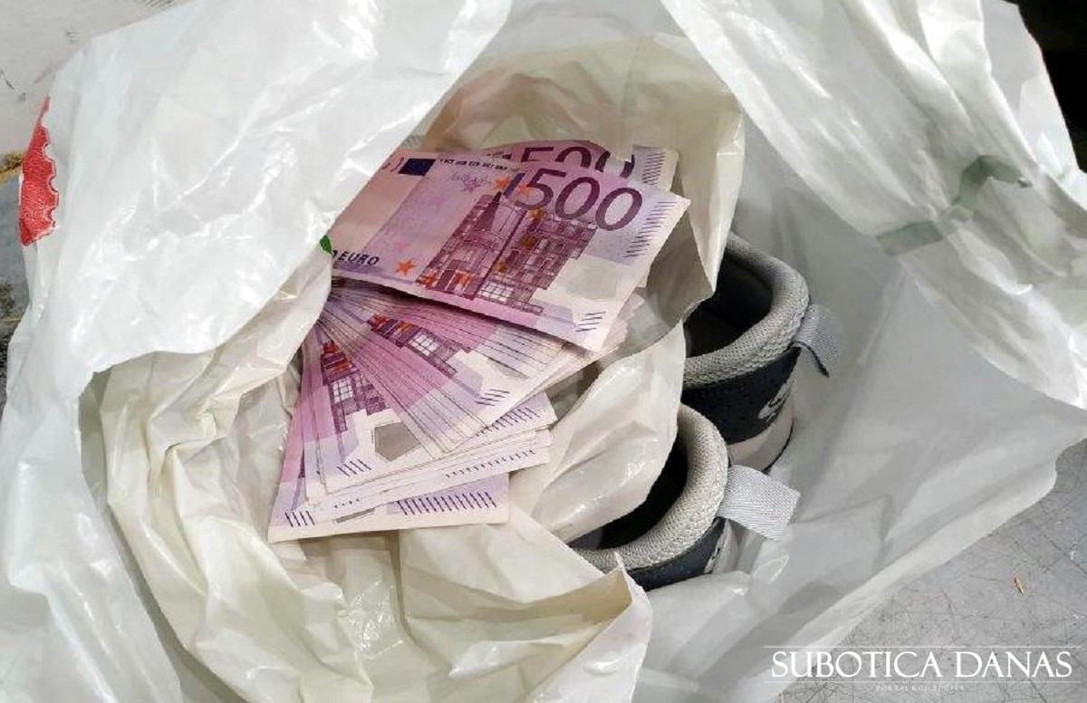 Carinici u kesi sa patikama pronašli neprijavljenih 55 hiljada evra