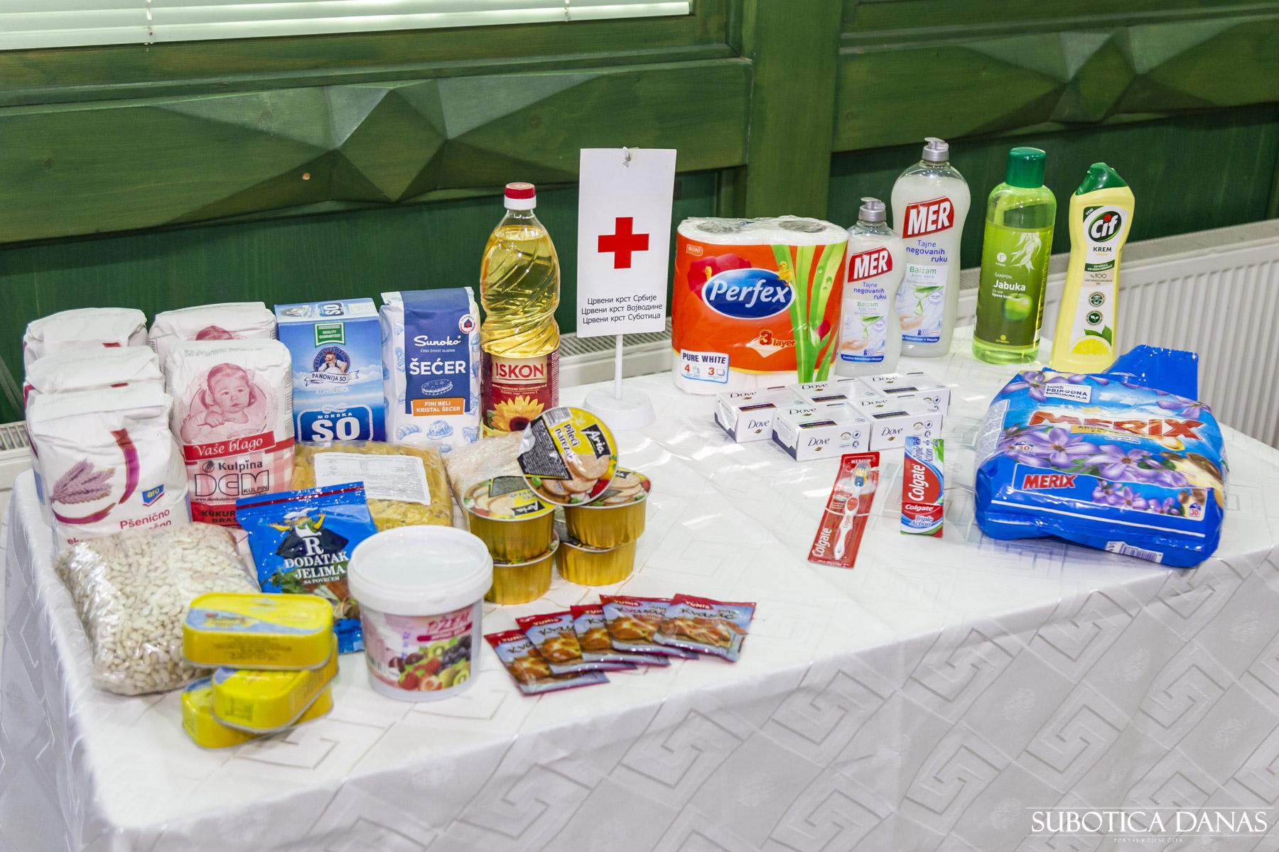 Crveni krst započeo podelu paketa hrane i higijene najugroženijima