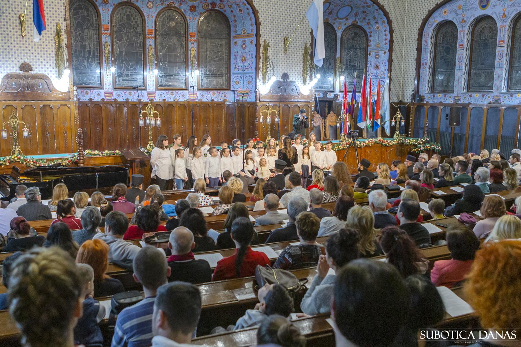 Održan Novogodišnji koncert Crkvenog hora “Sveti Roman Melod”