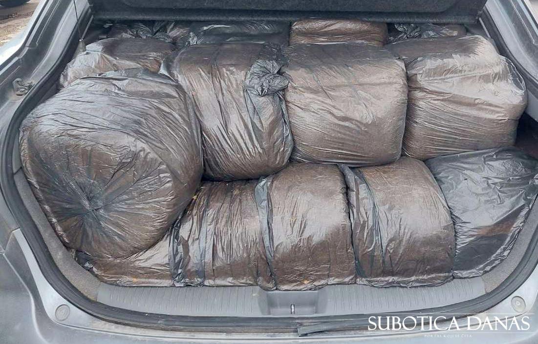 Policija zaplenila 200 kilograma duvana, krivične prijave protiv dvojice Subotičana