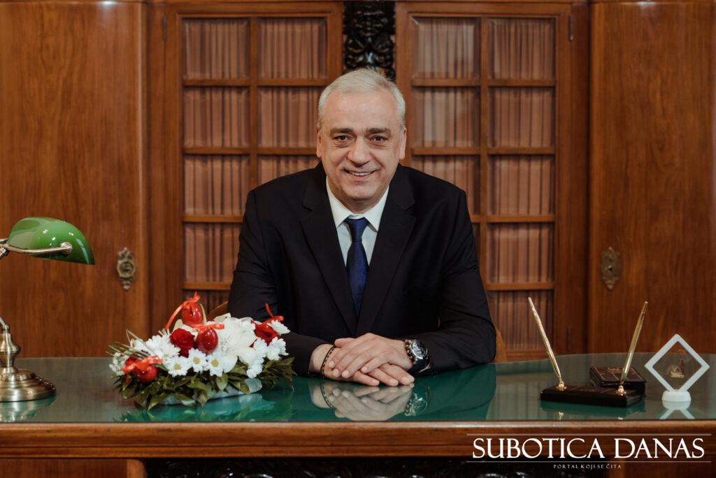 Vaskršnja čestitka gradonačelnika Subotice Stevana Bakića