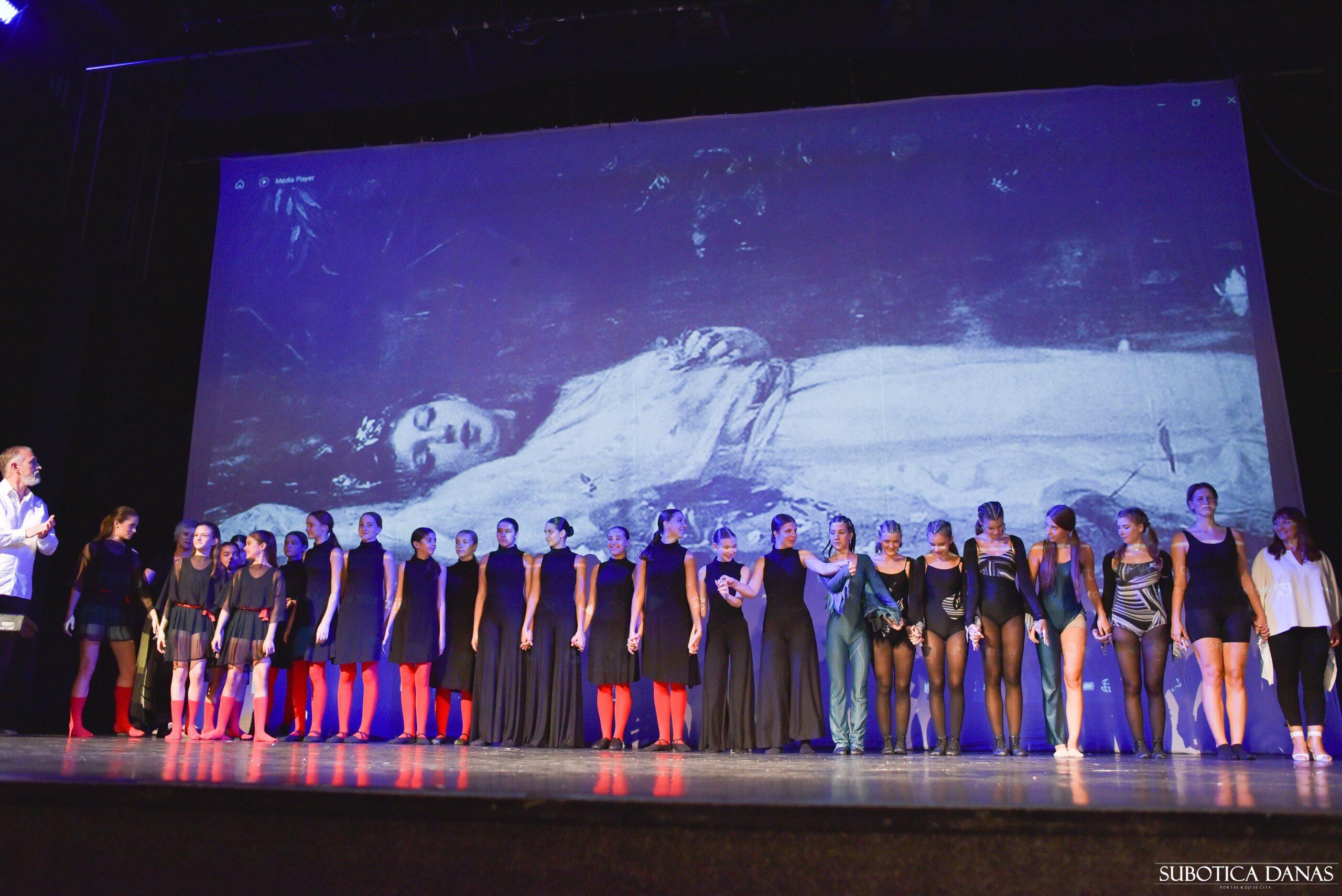 Multimedijalni performan ,,Harmonija katarze“ održan na sceni Jadran